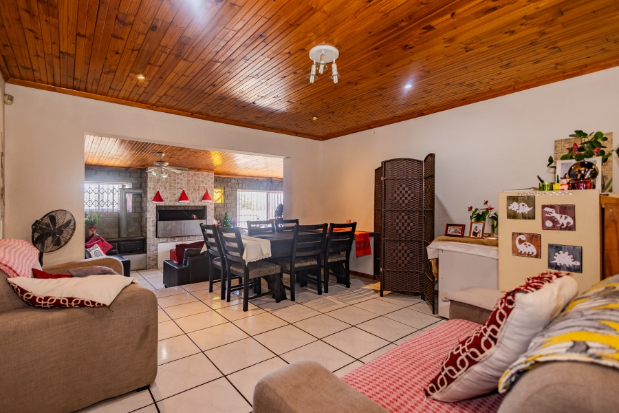 4 Bedroom Property for Sale in Blommendal Western Cape